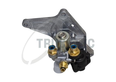 Truck turbo diverter valve