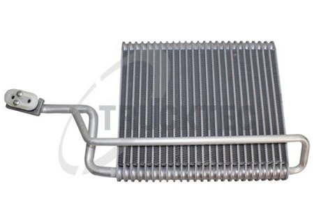 Truck air conditioning evaporator